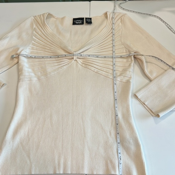 Christina Rotelli - M, beige cream twist front vneck top - Picture 6 of 6